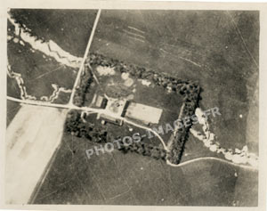Photo a&eacute;rienne 1 de la destruction et l'effacement d'une propri&eacute;t&eacute; par les bombardements pendant la guerre de 1914-1918
