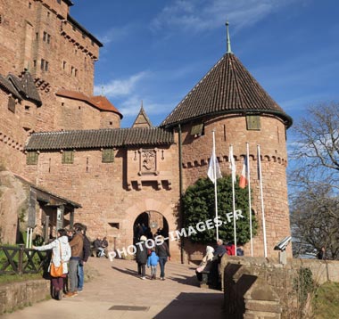 L'entrée principale du Chateau Haut-koenigsbourg photo actuelle