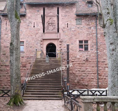 Entrée et escalier de l'actuel château Haut-koenigsbourg