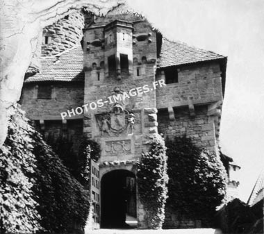 Porte d'honneur du  Chateau Haut-koenigsbourg en photo ancienne
