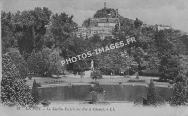 Jardin du Fer à Cheval au Puy-en-Velay ancienne carte postale 1900 cpa