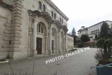 Les Grands Thermes de Chatel-Guyon en photo actuelle