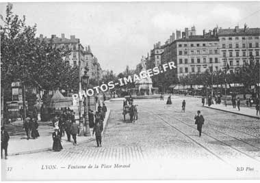 Place Morand la fontaine ancienne photo carte postale de 1900