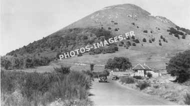 L'ancien péage du Puy-de-Dôme sur une photo ancienne de 1930
