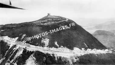 Terminus de la route du Puy de Dôme et l'observatoire