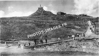 La voie romaine au Puy de Dôme sur une photo ancienne de 1930