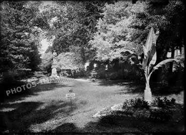 Photo ancienne d'un parc jardin à Sens