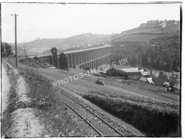 Photo ancienne du pont Souzin et la voie ferrée en 1911