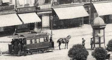 Strasbourg Strassburg le tramway à cheval sur la place Kléber en photo ancienne