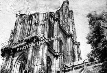 Le clocher de la cath&eacute;drale de Strasbourg dans les ann&eacute;es 30