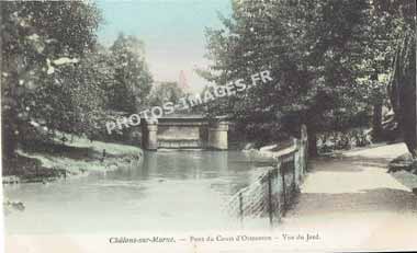 Photo ancienne du pont du Cours Ormesson sur le Jard à Châlons-en-Champagne en carte postale de 1900
