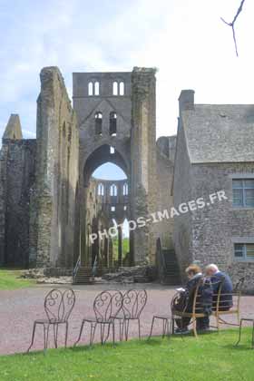 Photo actuelle de l'entrée principale de l'abbaye