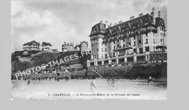 L'hôtel Normandy à Granville depuis la terrasse du casino en 1900