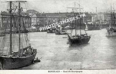 Le quai de Bourgogne à Bordeaux en carte postale de 1900