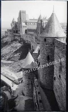 Les remparts et les tours de la Justice et de l'Inquisition, photo ancienne de Carcassonne