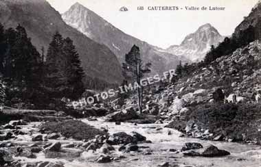 Ancienne photo de la vallée de Lutour aux Cauterets sur une carte postale de 1920