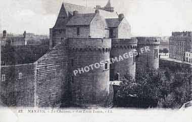 Nantes carte postale du château et les Trois Tours en photo ancienne de 1900