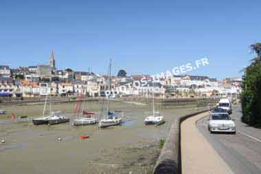 Le port de Pornic les quais et les bateaux en photo actuelle