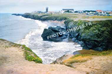 Ancienne photo de la corniche et la falaise de Croix-de-Vie en diapo de 1960