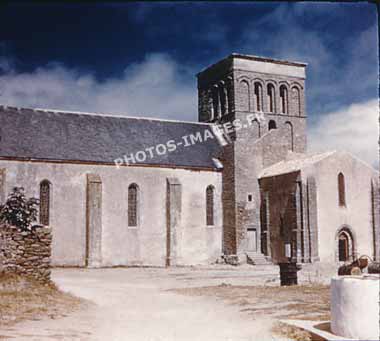 Ancienne photo de l'église de Saint-Sauveur en 1960