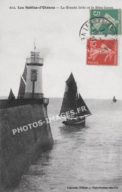 Ancienne carte postale de la Grande Jetée et du brise lame aux Sables-d'Olonne photo de 1900
