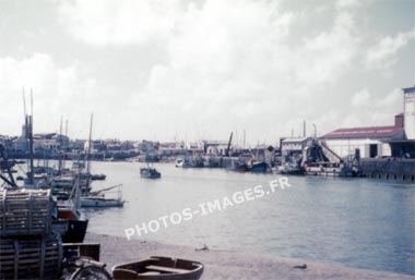 Ancienne photo du port des Sables-d'Olonne en diapo de 1960