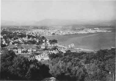 Photo ancienne de l'anse Saint-Roch d'Antibes en 1930