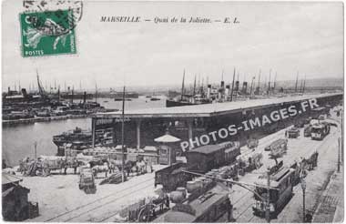 Ancienne photo des bassins de la Joliette à Marseille en carte postale de 1900