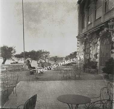 Ancienne photo du café La Réserve à Marseille en 1920