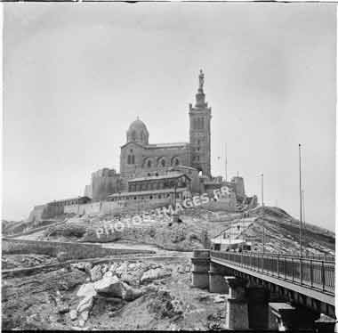 Ancienne photo de Notre Dame de la Garde à Marseille en 1920