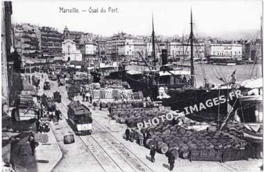 Ancienne photo d'un quai au port de Marseille en carte postale de 1900