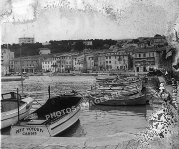 Photo ancienne du port, des quais et des bateaux dans le port de Cassis