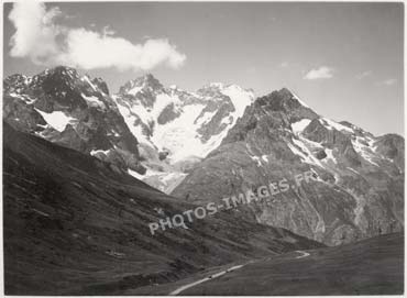 L'hôtel PLM du col du Lautaret prise de vue vers 1900