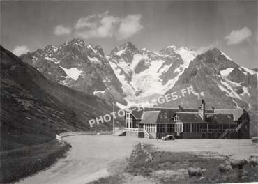 L'hôtel PLM du col du Lautaret prise de vue vers 1900