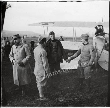 Pilote allemand photographié devant son avion pendant la guerre de 14-18, WW1