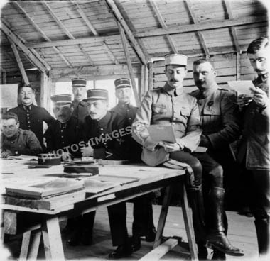 Une réunion d'officiers et de pilotes pendant la guerre de 14-18, WW1