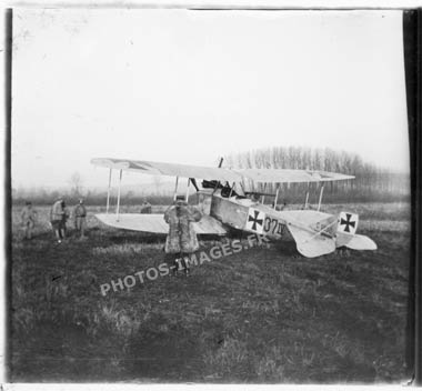 Photo de l'avion allemand au sol capturé en 14-18,WW1