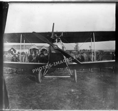 Photo de face d'un avion allemand captur pendant la guerre de 14-18