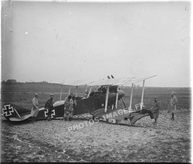 Photo d'un avion allemand au sol prise pendant la guerre de 14-18,WW1