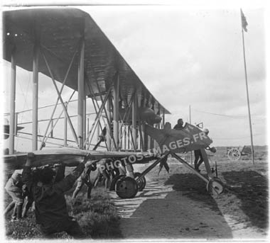 Photo du déplacement d'un avion en 14-18 WW1
