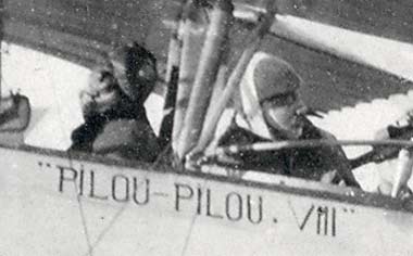 L'avion Moran-Saulnier Pilou-Pilou 8 et son équipage paré au décollage