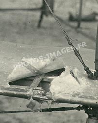 Photo d'un des impacts dans l'aile de l'avion en 14-18 WW1