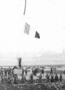 L'aérostier se prépare  à l'envol d'un ballon pendant la guerre 14-18