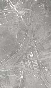 Détail de la photo aérienne prise à 6000 mètres d'altitude de Mézières en 1918 montrant la gare en 14-18 WW1