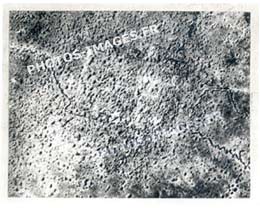 photo aérienne de la phase 3 de la destruction d'une propriété en 14-18 WW1