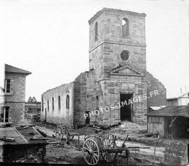 Le clocher détruit de l'église de Vaubecourt pendant la guerre de 1914-1918
