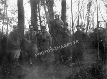 L'équipe d'observateur du bois 102 pose pour la photo en 14-18 ww1