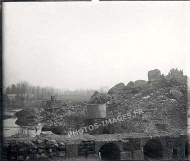 Cour intérieur du fort de Ham, Somme 14-18 ww1, les restes des installation et équipements