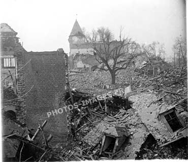 Photo des ruines du fort de Ham dynamité à l'explosif pendant la guerre 1914-1918 ww1