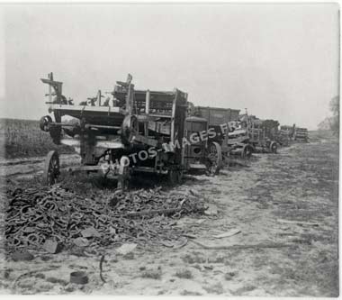 Ham 14-18, engins agricoles alignés en défense, Somme ww1